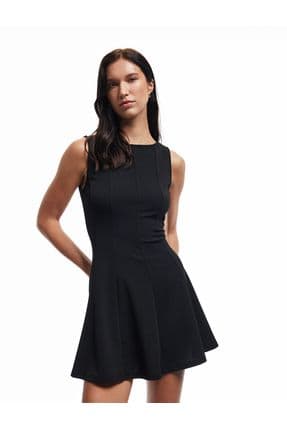 Geniş Yuvarlak Yaka Slim Fit Kolsuz Mini Elbise